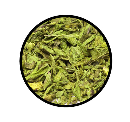 Nahaufnahme der getrockneten Blätter von Bohnenkraut geschnitten - original Thüringer von STAY SPICED! bei Chefkoch-Gewürze