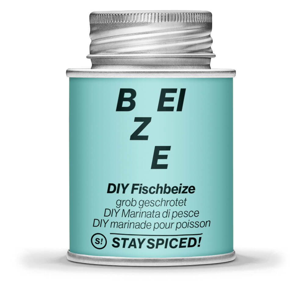 DIY Fischbeize grob geschrotet - Geschlossene hellblaue Gewürzdose von STAY SPICED