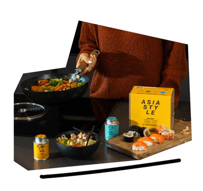 Zubereitung asiatischer Spezialitäten im Wok mit den hochwertigen Gewürzen der Asia Geschenkbox