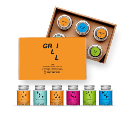 Sechs erlesene STAY SPICED ! Barbecue-Spezialitäten vereint in der Grill Geschenkbox für den vielseitigen BBQ-Genuss.