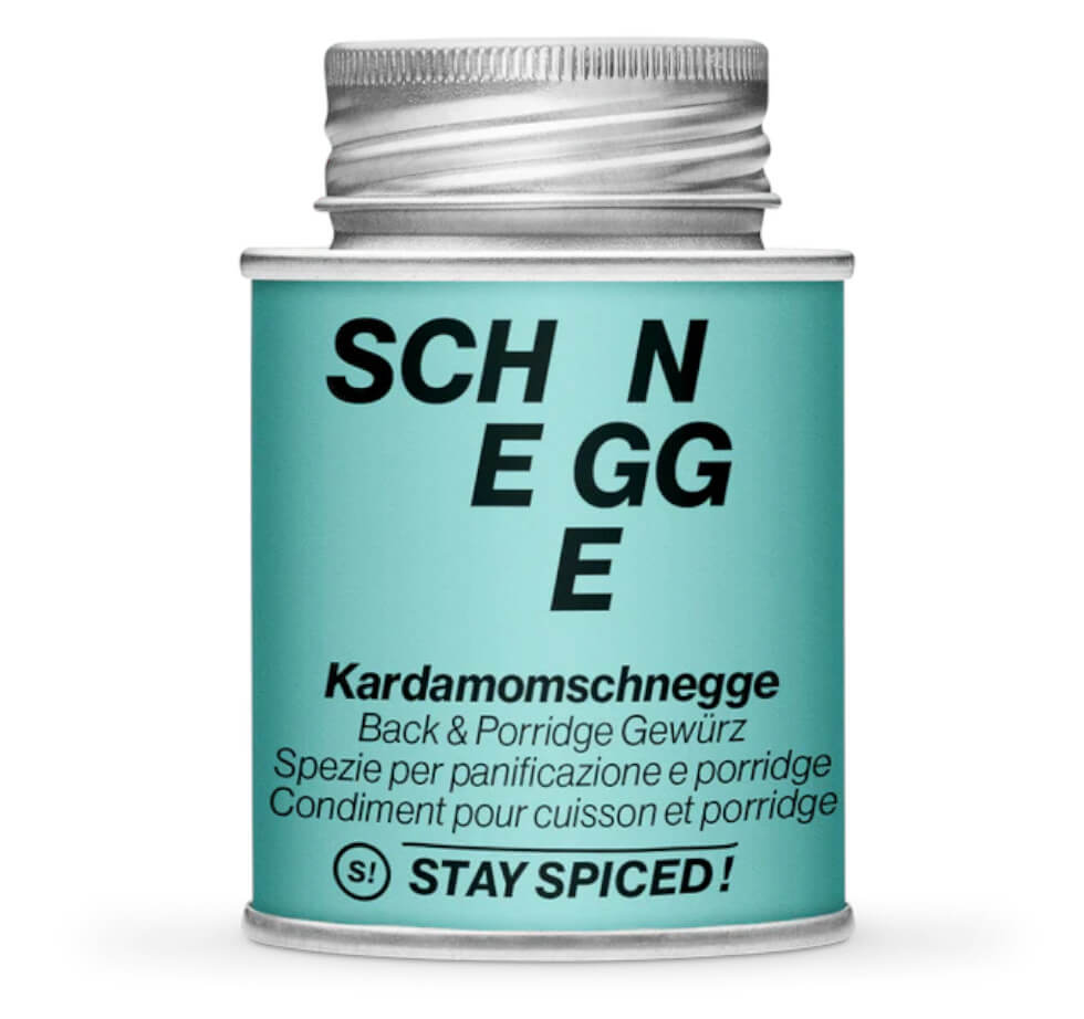 Kardamomschnegge - Geschlossene hellblaue Gewürzdose von STAY SPICED