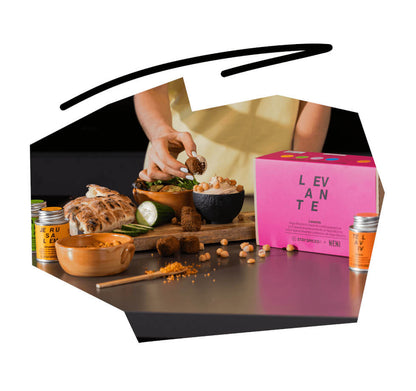 Geschenkset Levante von STAY SPICED ! mit Gewürzbox, Falafel, Dips und Levante-Gewürzen