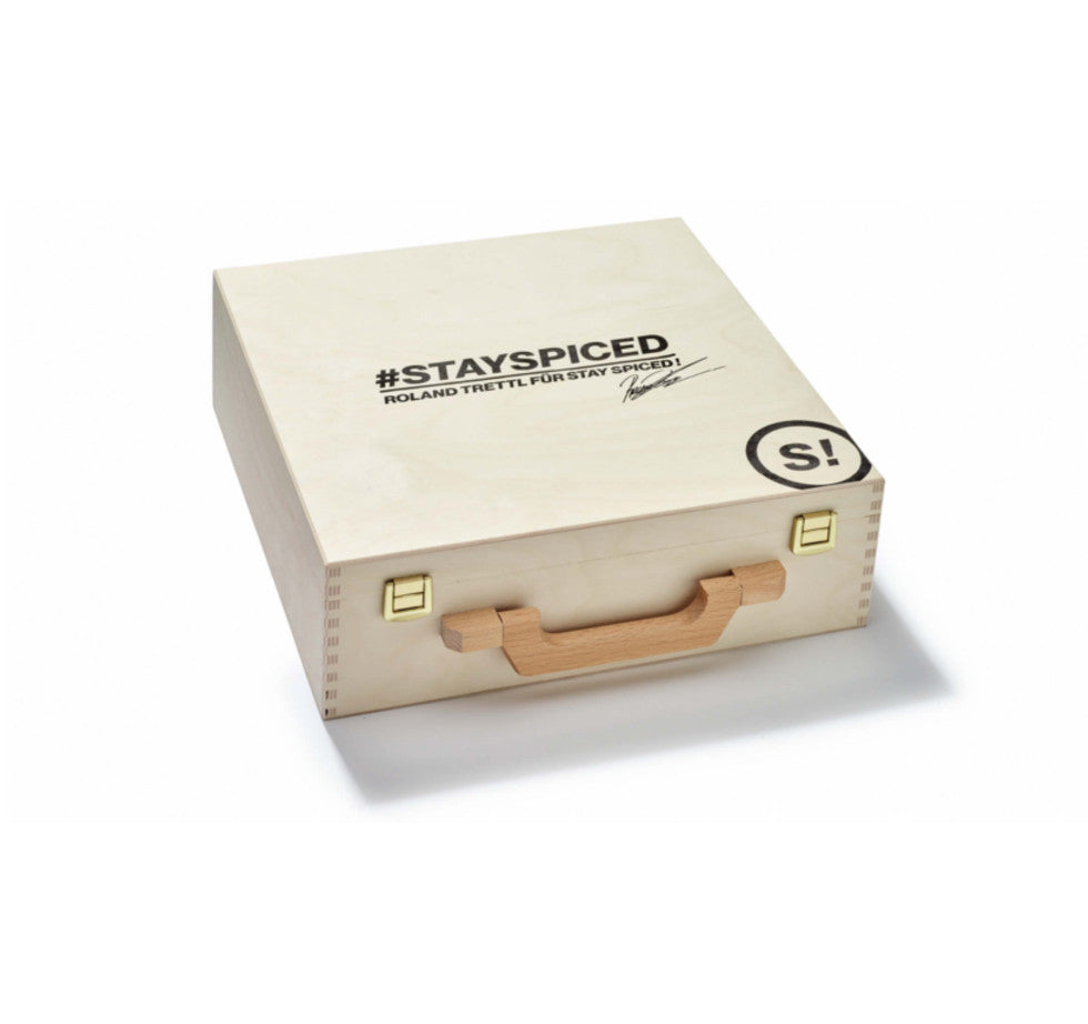 Handgefertigter, massiver Holzkoffer für die Roland Trettl Deluxe Gewürzedition