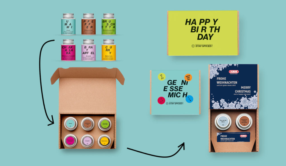 Personalisierbare STAY SPICED ! Gewürz-Geschenkboxen mit individuellen Banderolen für Firmen zu Anlässen wie Weihnachten oder Geburtstag