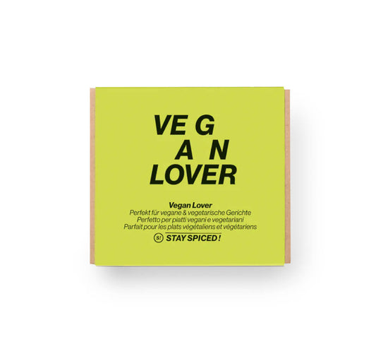 Vier edle vegane STAY SPICED ! Gewürze in der umweltfreundlichen Vegan Lover Geschenkbox